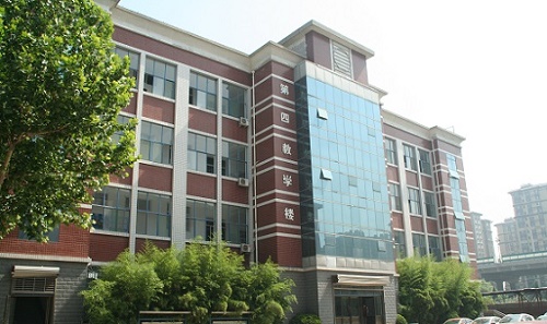 初中生可以上石家莊東華鐵路學校大專嗎？