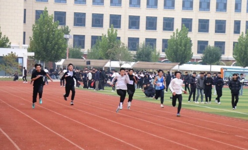 石家莊東華鐵路學(xué)校招生有年齡限制嗎？